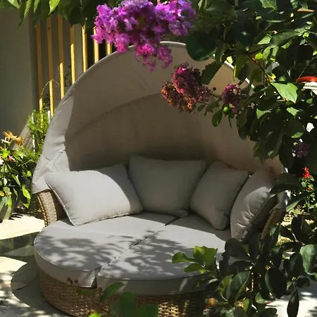 Apartment Luxury Garden